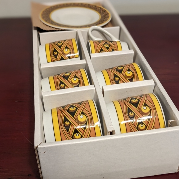 Espresso Set 12 Pieces NOS In Box Gold Black Porcelain Mini Coffee Cups & Saucer - Picture 4 of 16